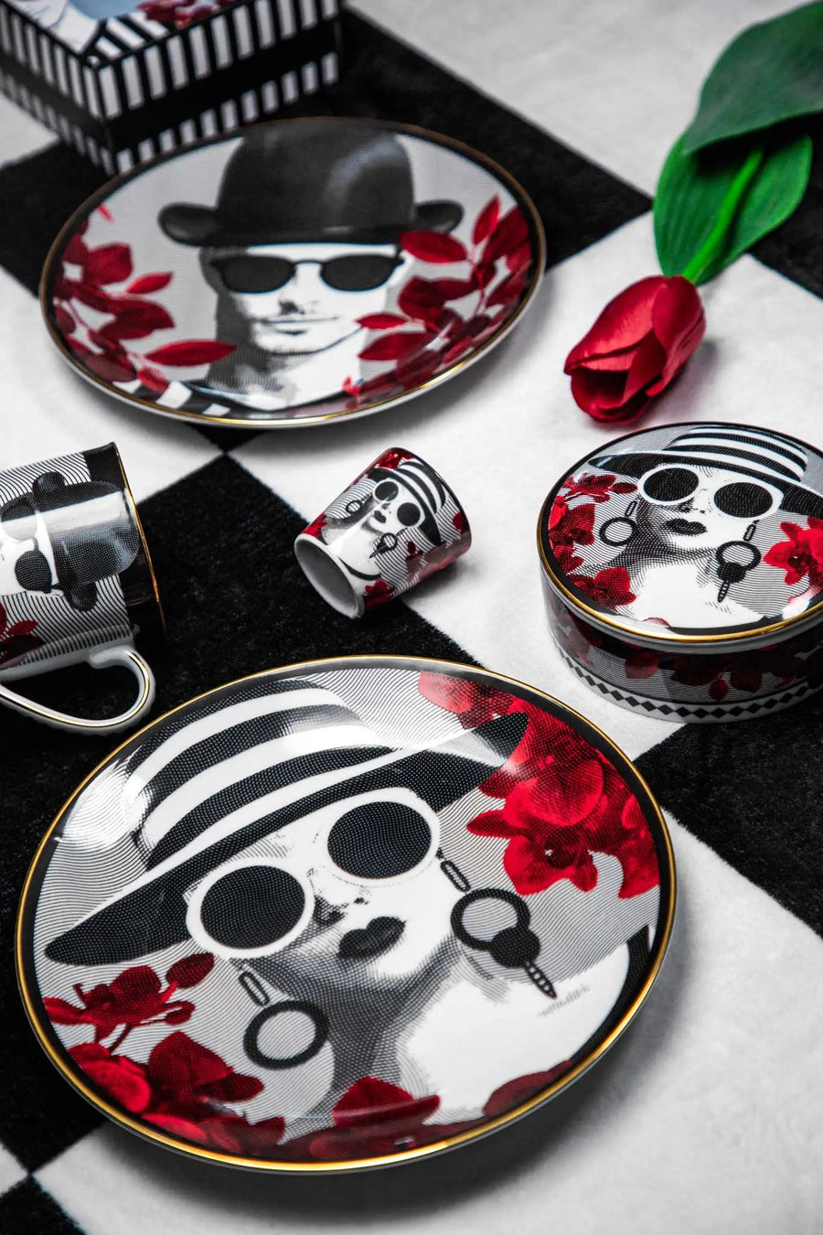 Round Box Mrs. White - Gli inseparabili - Amprio Milano